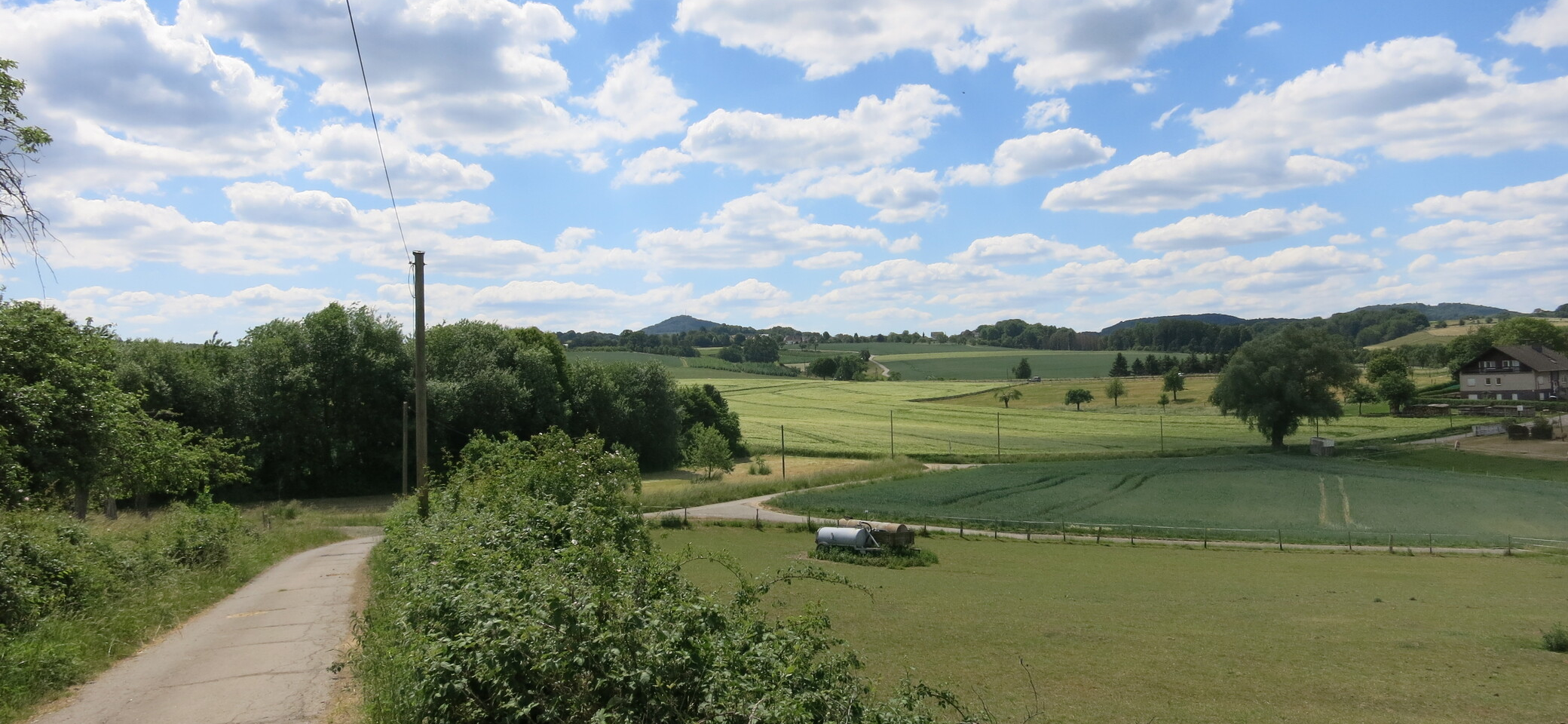 Bonn Wanderweg mit Wolken | © Holger Rüsberg